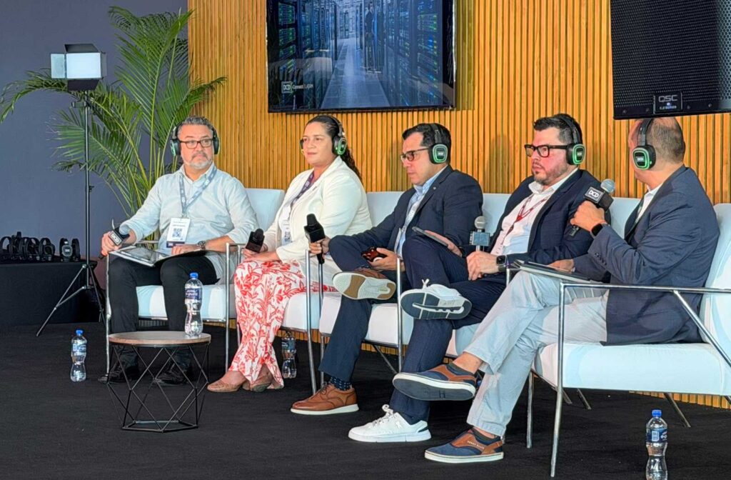 Uno de los momentos destacados de la participación de KDM fue el Major Panel “¿Cómo proteger Data Centers críticos en un mundo de alta densidad y riesgo?”
